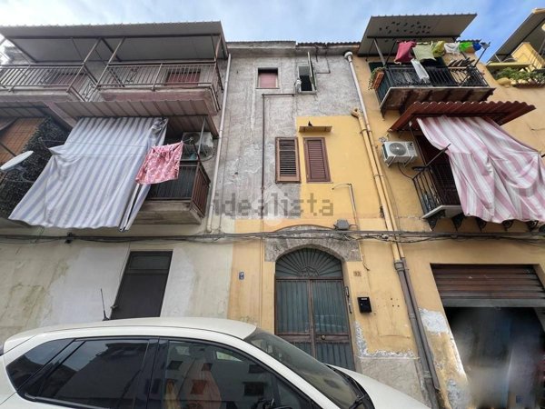 appartamento in vendita a Palermo in zona Zisa