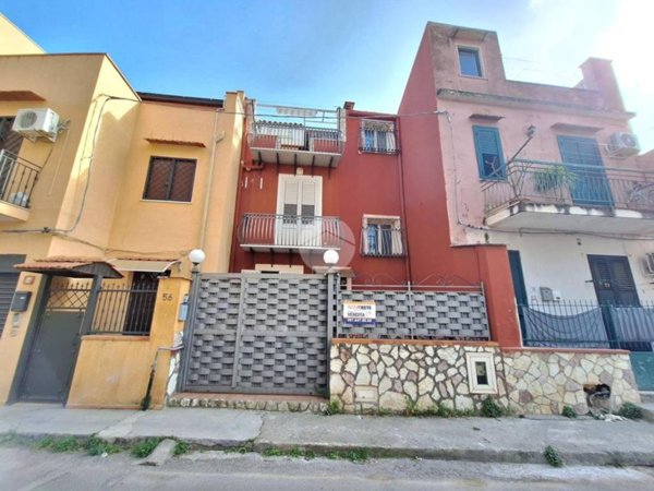 intera palazzina in vendita a Palermo in zona Chiavelli