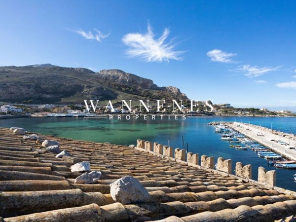 casa indipendente in vendita a Palermo in zona Mondello