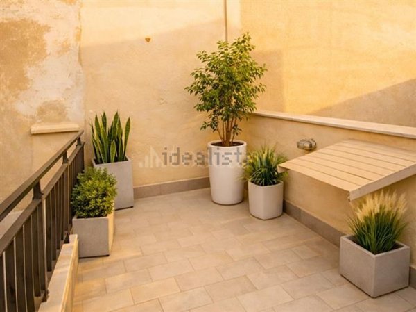 appartamento in vendita a Palermo in zona Zisa