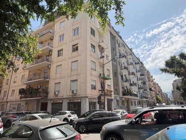appartamento in vendita a Palermo in zona Politeama