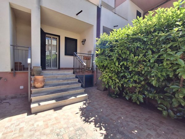 casa indipendente in vendita a Palermo in zona Mondello