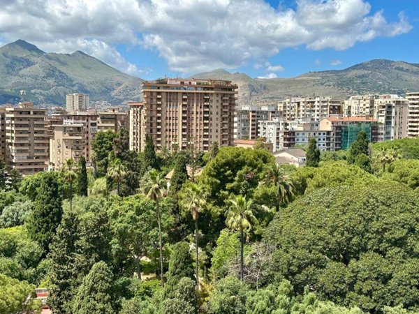 appartamento in vendita a Palermo in zona Montepellegrino