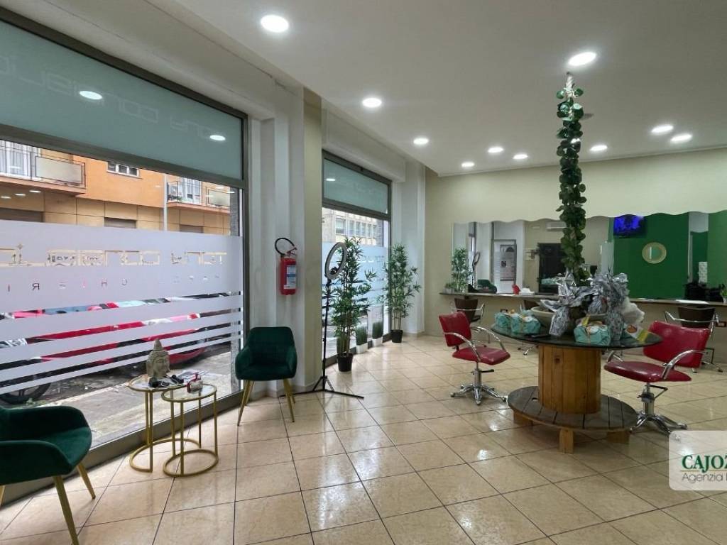 negozio in vendita a Palermo in zona Politeama
