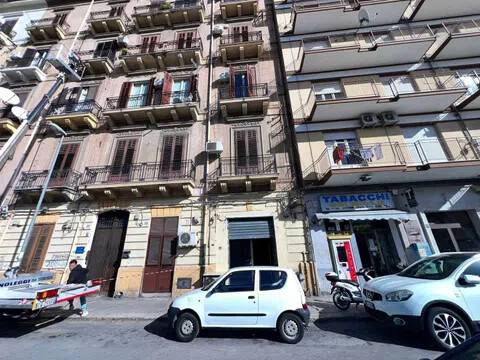negozio in vendita a Palermo in zona Croceverde