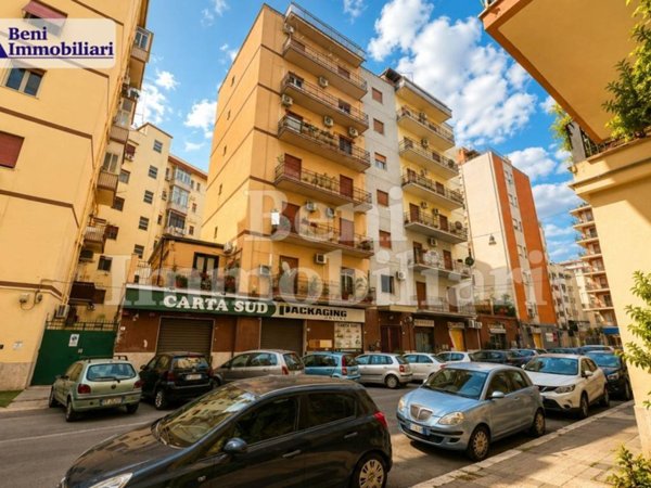 appartamento in vendita a Palermo in zona Malaspina/Palagonia