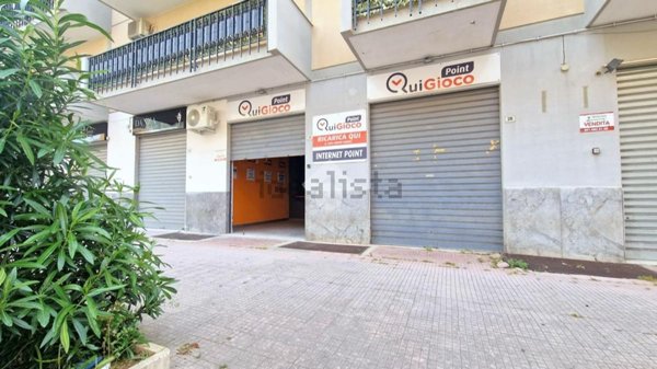 locale commerciale in vendita a Palermo in zona Montegrappa / Santa Rosalia