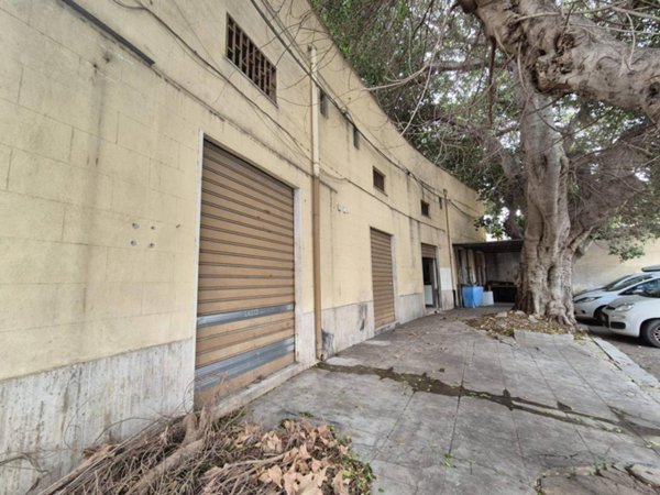 capannone in vendita a Palermo in zona Oreto