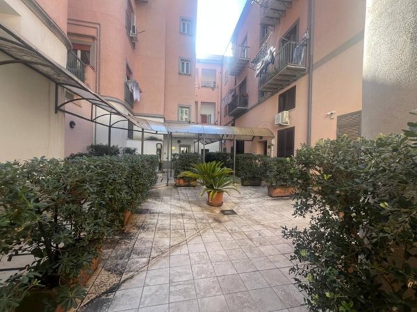 ufficio in vendita a Palermo in zona Acqua dei Corsari
