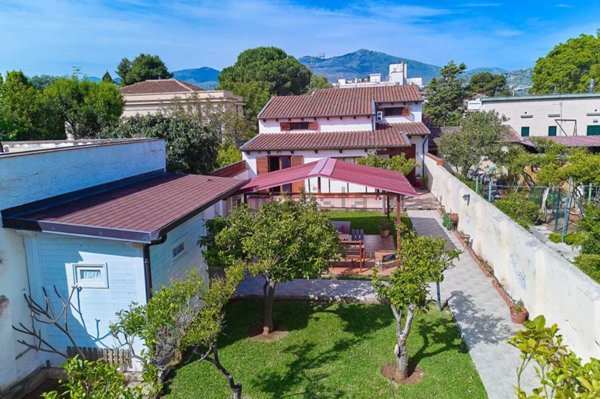 casa indipendente in vendita a Palermo in zona Mondello
