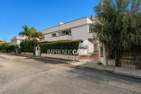 casa indipendente in vendita a Palermo in zona Partanna