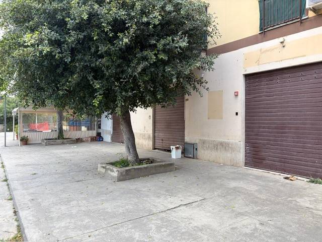 locale commerciale in vendita a Palermo in zona Croceverde