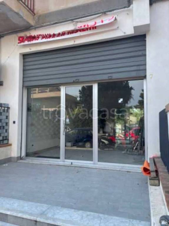 negozio in vendita a Palermo in zona Pallavicino