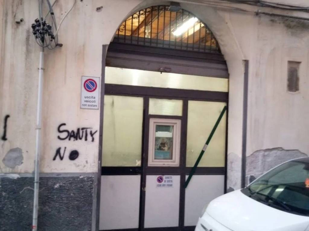 negozio in vendita a Palermo in zona Politeama