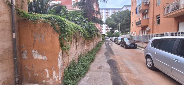 locale di sgombero in vendita a Palermo