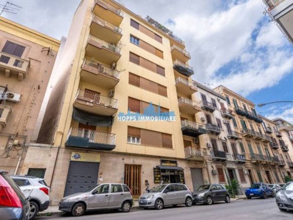 appartamento in vendita a Palermo in zona Malaspina/Palagonia