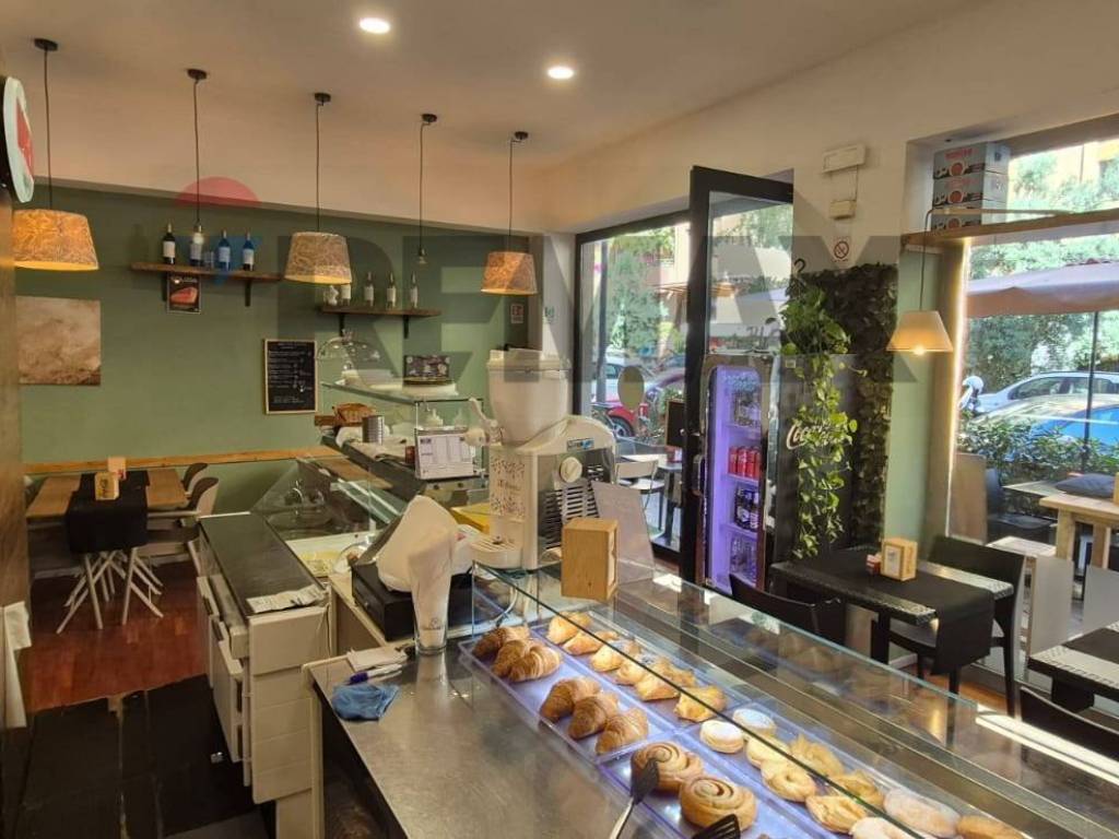negozio in vendita a Palermo in zona Politeama