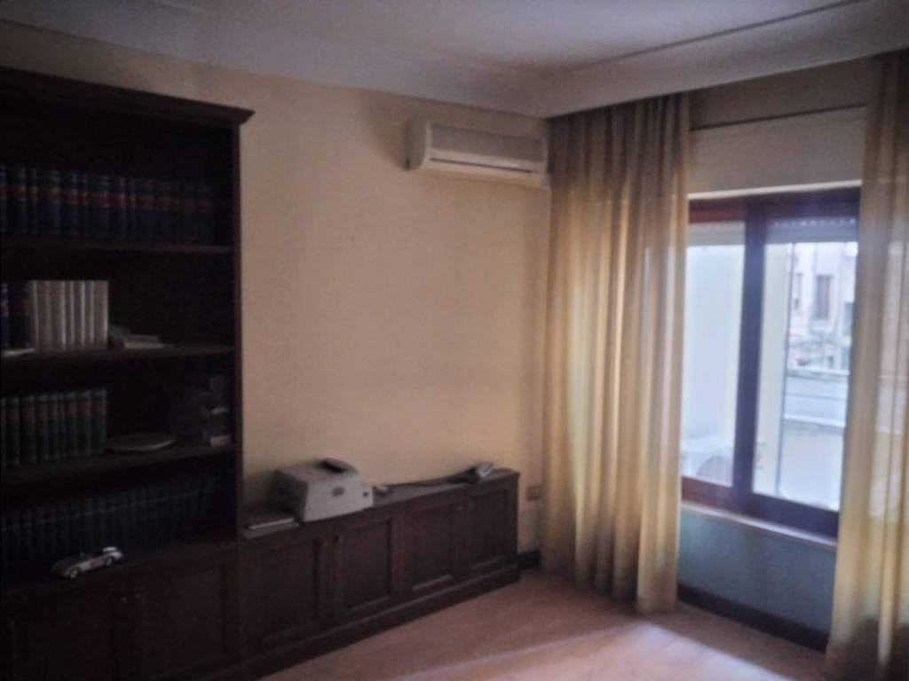 ufficio in vendita a Palermo in zona Centro storico