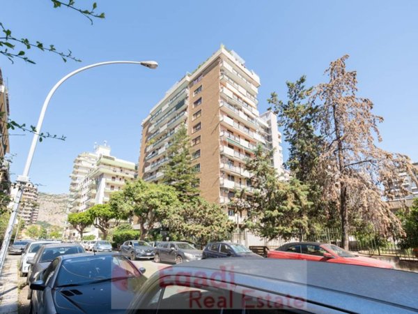 appartamento in vendita a Palermo in zona Libertà