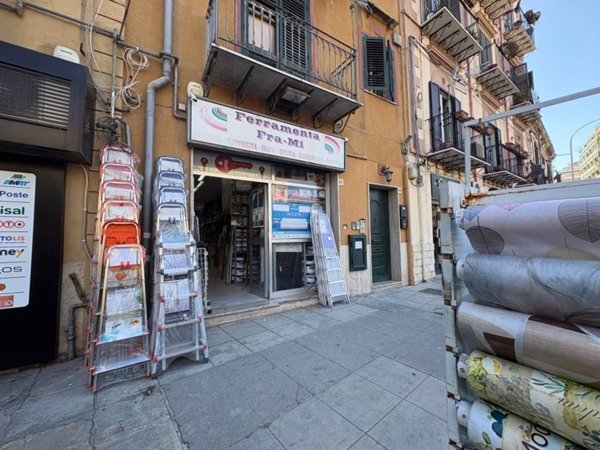 negozio in vendita a Palermo in zona Libertà
