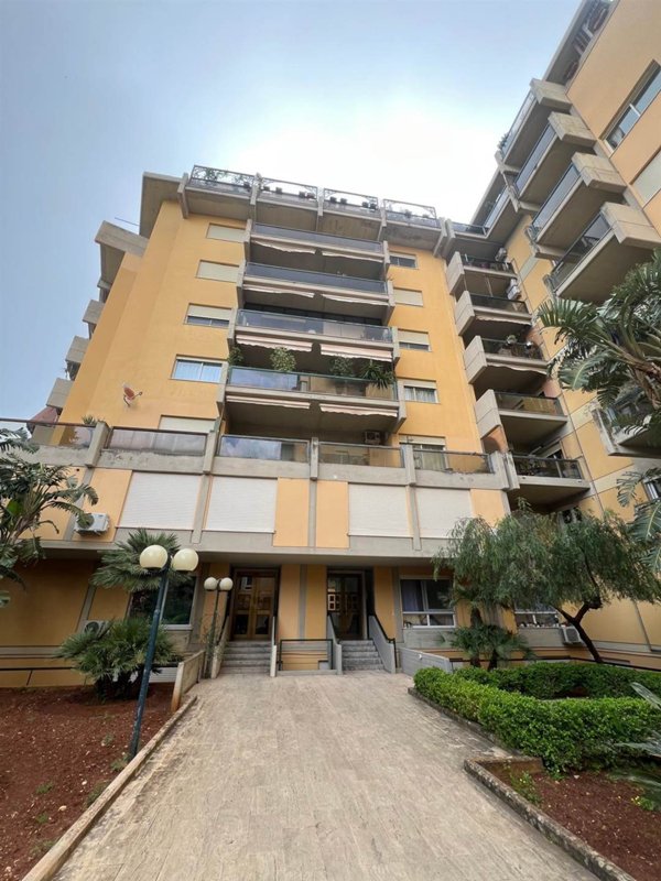 appartamento in vendita a Palermo in zona Libertà