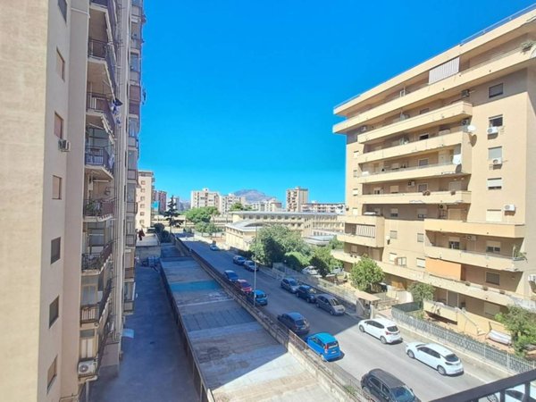 appartamento in vendita a Palermo in zona Oreto