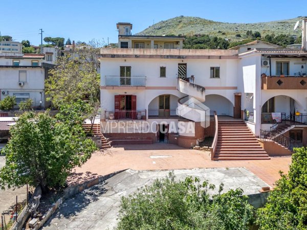 casa indipendente in vendita a Palermo in zona Cruillas