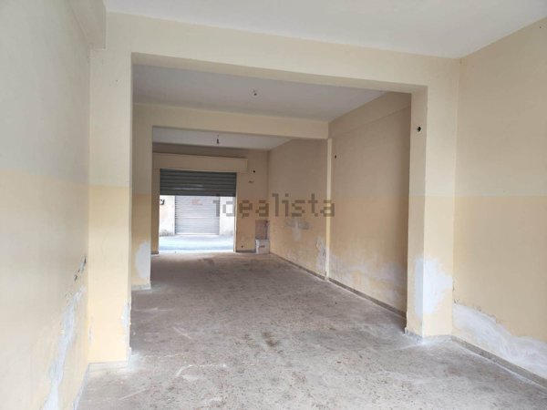 locale di sgombero in vendita a Palermo in zona Altarello