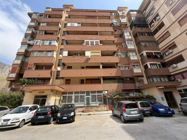 appartamento in vendita a Palermo in zona Tommaso Natale