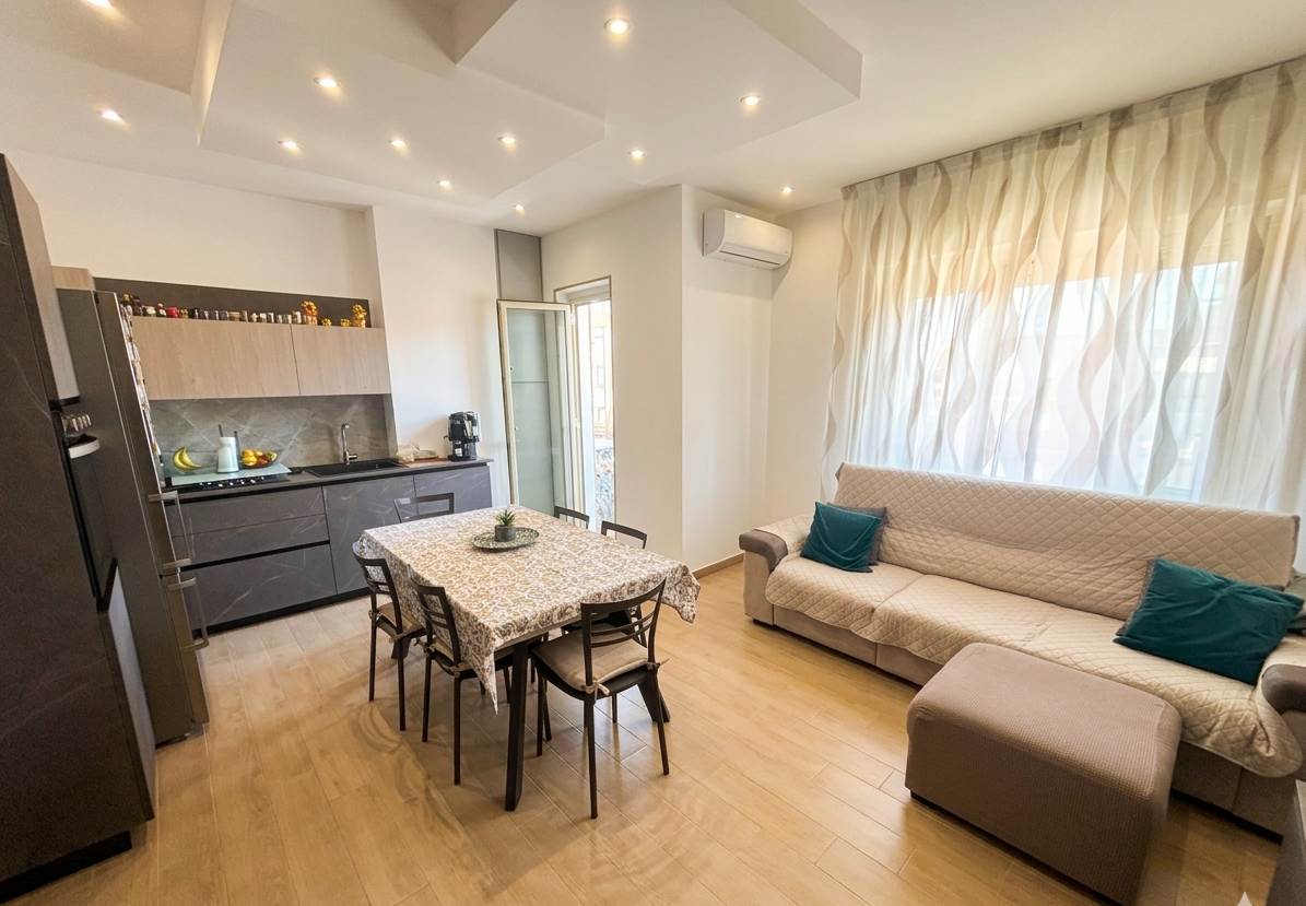 appartamento in vendita a Palermo in zona Chiavelli