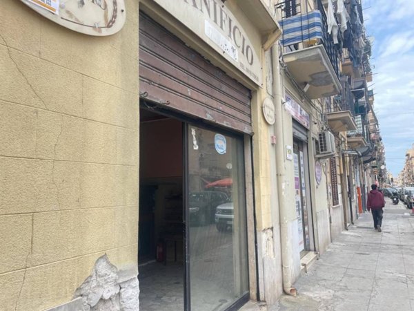 negozio in vendita a Palermo in zona Oreto