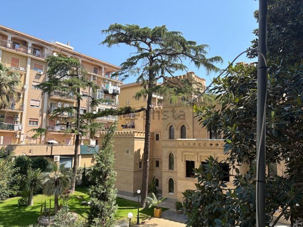 appartamento in vendita a Palermo in zona Malaspina/Palagonia
