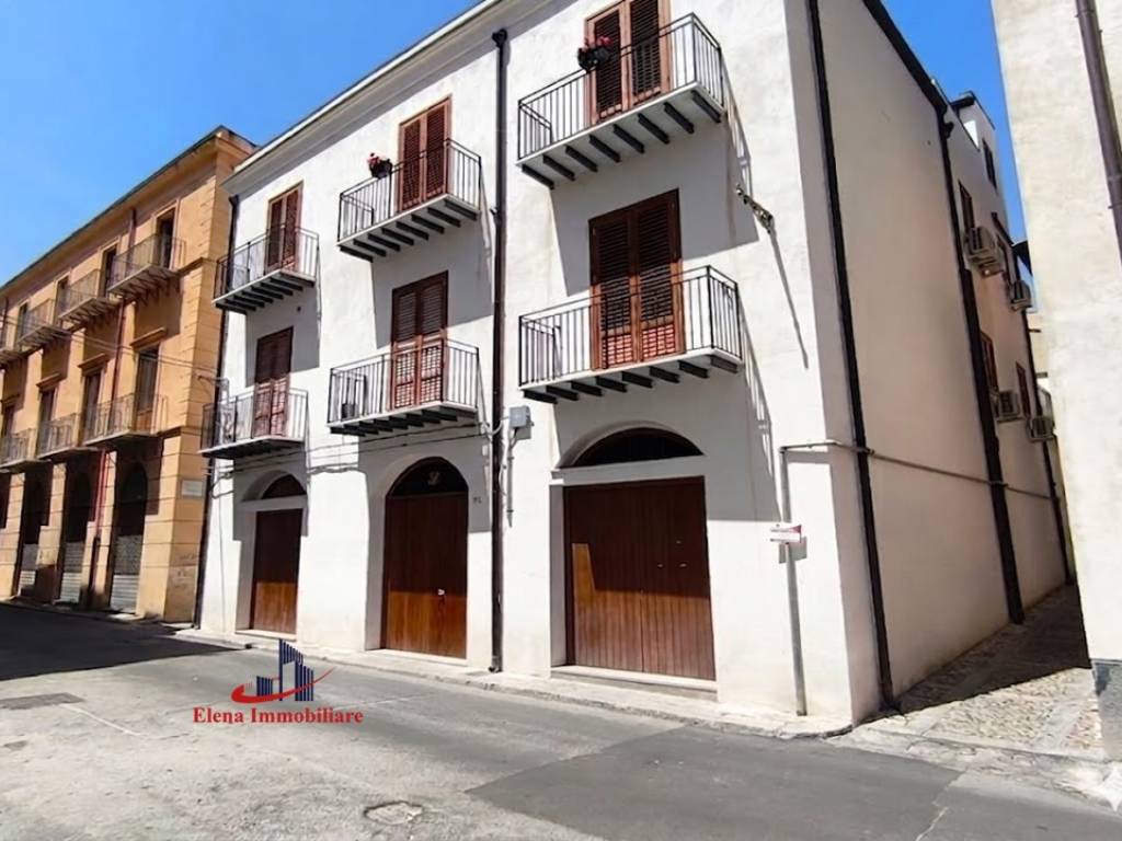 negozio in vendita a Palermo in zona Centro storico