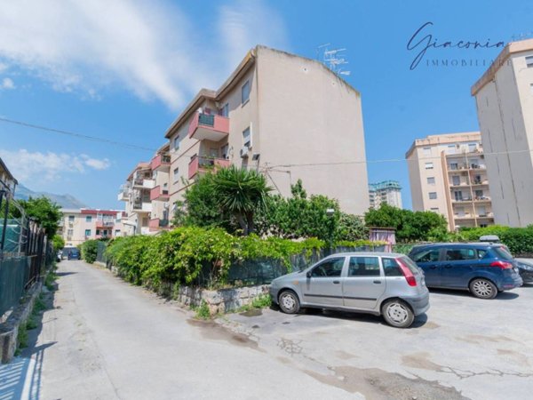 appartamento in vendita a Palermo in zona Uditore