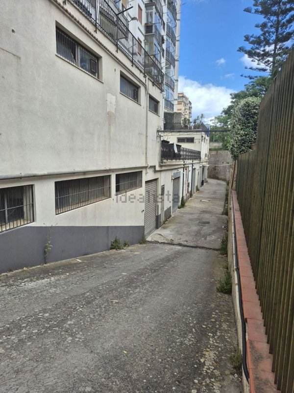 locale di sgombero in vendita a Palermo