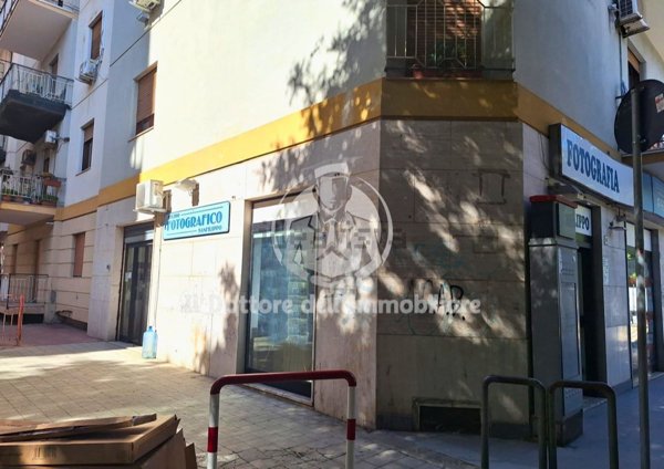 locale commerciale in vendita a Palermo in zona Montepellegrino