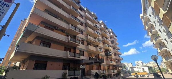 appartamento in vendita a Palermo in zona Malaspina/Palagonia
