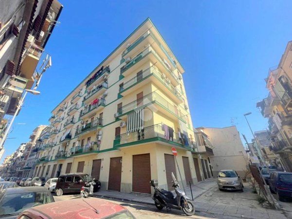 appartamento in vendita a Palermo in zona Malaspina/Palagonia