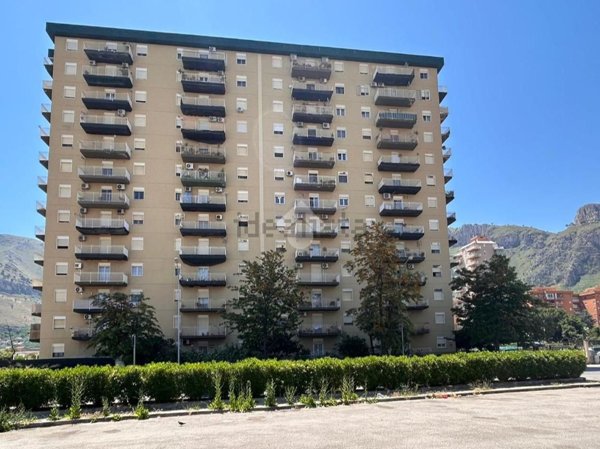 appartamento in vendita a Palermo in zona Villagrazia/Falsomiele
