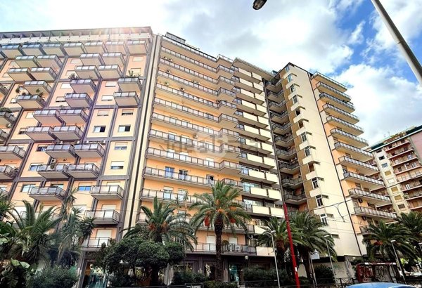 appartamento in vendita a Palermo in zona Malaspina/Palagonia