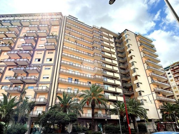 appartamento in vendita a Palermo in zona Malaspina/Palagonia