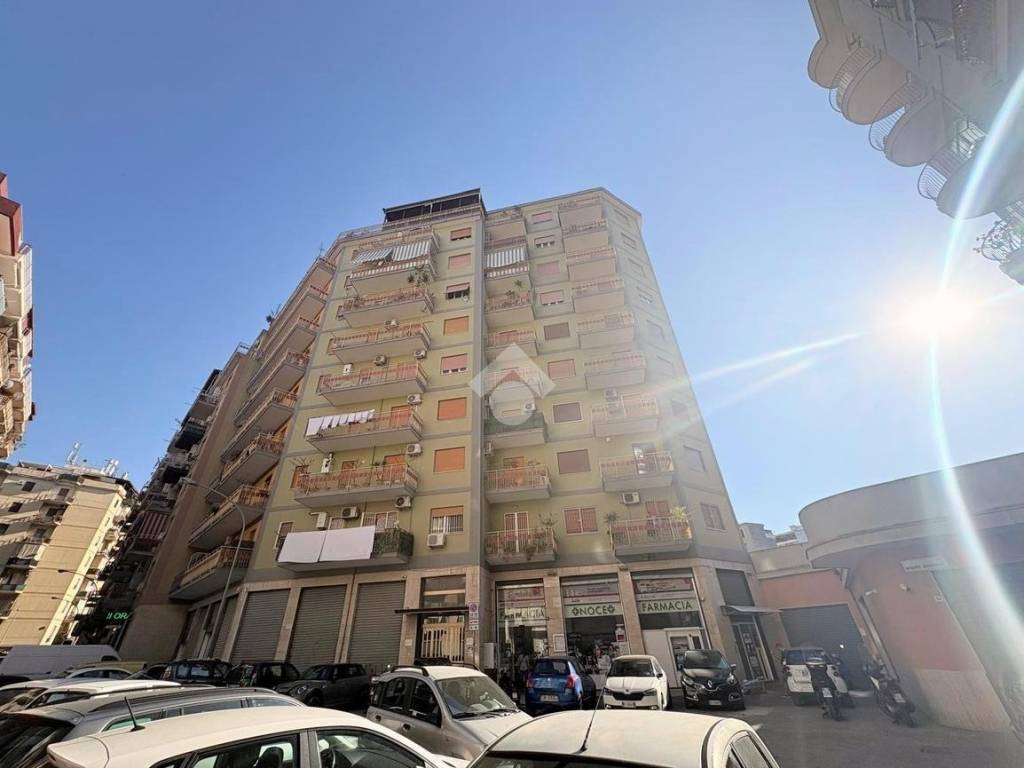 appartamento in vendita a Palermo in zona Malaspina/Palagonia