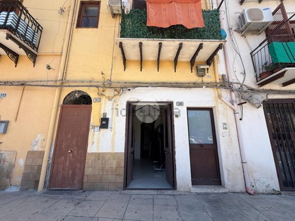appartamento in vendita a Palermo in zona Zisa