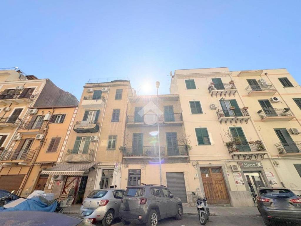appartamento in vendita a Palermo in zona Malaspina/Palagonia