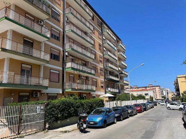 appartamento in vendita a Palermo in zona Malaspina/Palagonia
