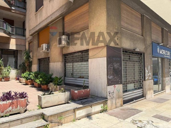 locale commerciale in vendita a Palermo