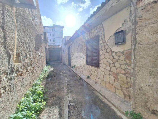 appartamento in vendita a Palermo in zona Villagrazia/Falsomiele