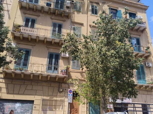 appartamento in vendita a Palermo in zona Zisa