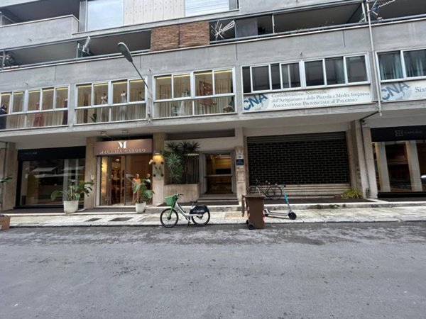 appartamento in vendita a Palermo in zona Politeama