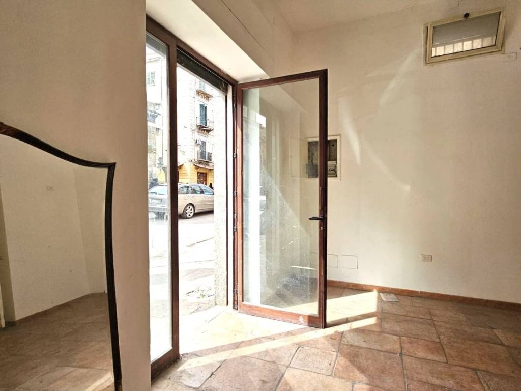 negozio in vendita a Palermo in zona Centro storico